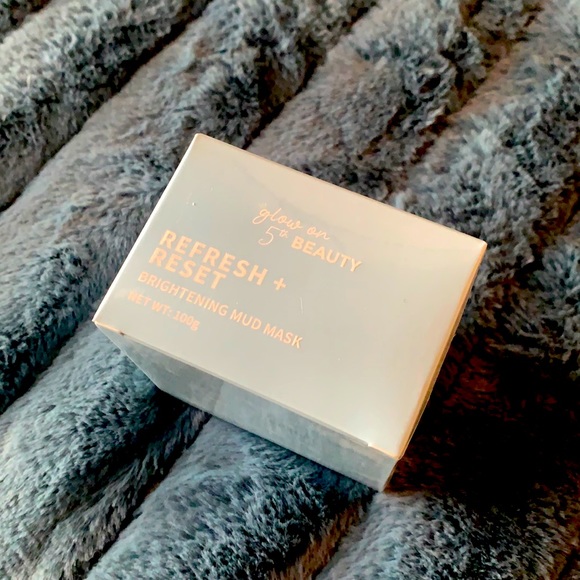 Brand New Glow on 5th Beauty Refresh + Reset Brightening Mud Mask - Picture 2 of 6